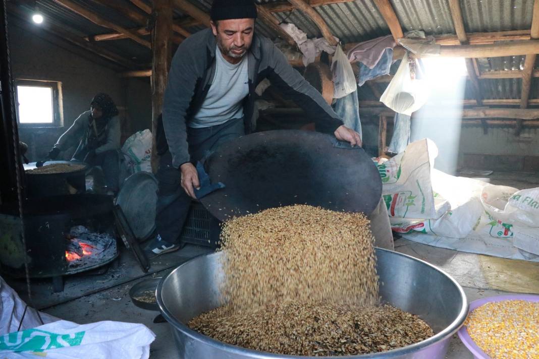 Konya'da yaylacıların vazgeçilmezi 8 malzemeli lezzet: İşte "gavut" böyle yapılıyor 2